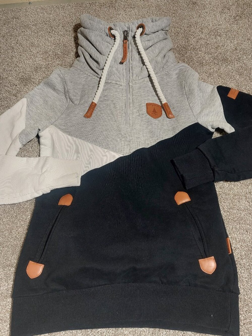 Wanakome 1/2 zip cowl neck sweatshirt black grey and white women's size XS
